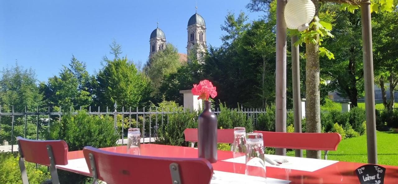 Gasthaus Meinradsberg Einsiedeln Luaran gambar